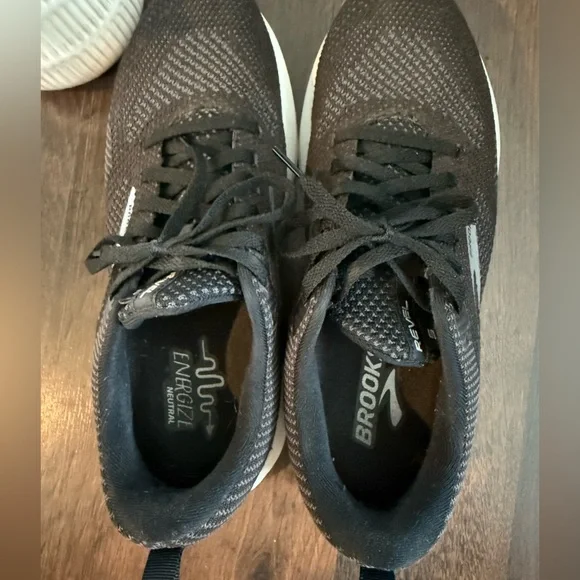 Brooks Sneakers - Picture 8 of 9